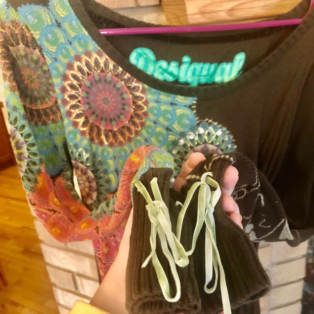 Long sleeve shirt sweater with floral design and bow detail on wrists by desigua